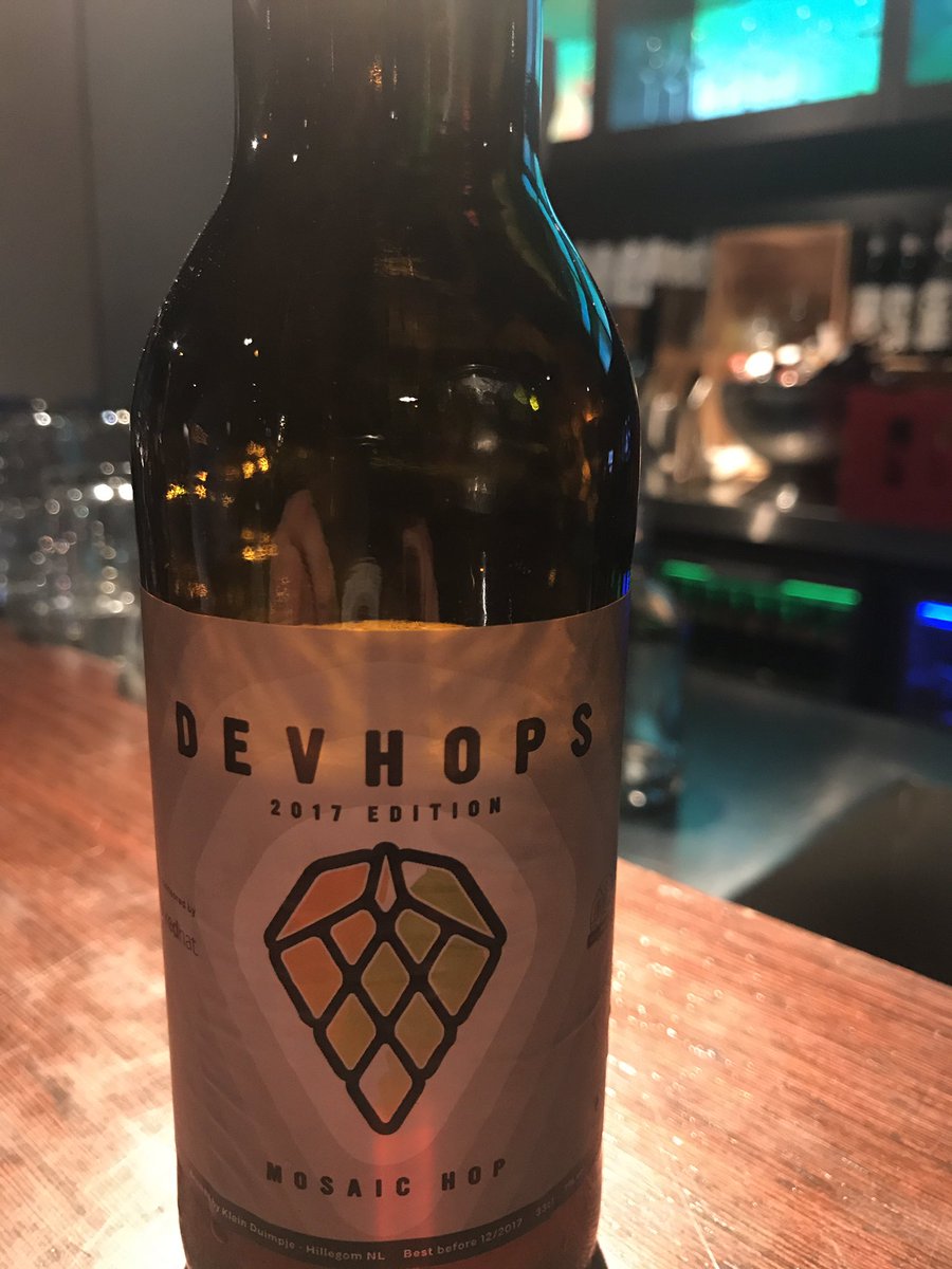 JanVDBoer's tweet image. @dwmkerr and me kicking back with some DevHops beers #devopsatscale
