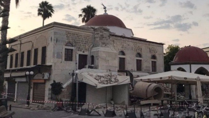 GranadaReports's tweet photo. North West holidaymakers witness fatal earthquake in Turkey and Kos https://t.co/MHBxffZMOs https://t.co/YxaGfVB1km