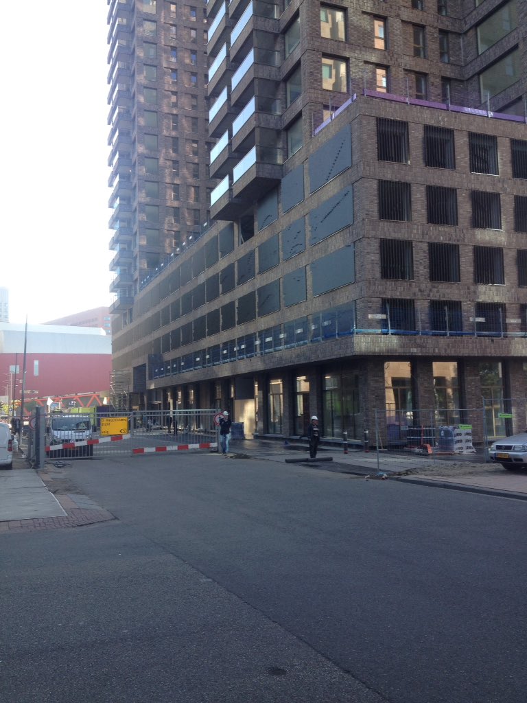 BSchuilenburg's tweet photo. #bostonseattle komt in beeld voor een ieder nu de bouwhekken weggehaald zijn #bestrating @JPvanEesterenBV https://t.co/CWDSMl7yky