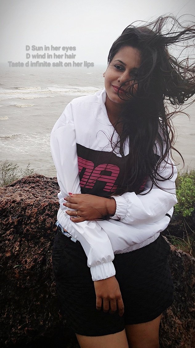 KaviHemangii's tweet photo. #sealover #ocean #clickedbyrussiangirl #waves #naturelover #goadairies #oneday #whenusurpriseurself #awesomefeeling #freeassea https://t.co/HUrQrwR9ZN