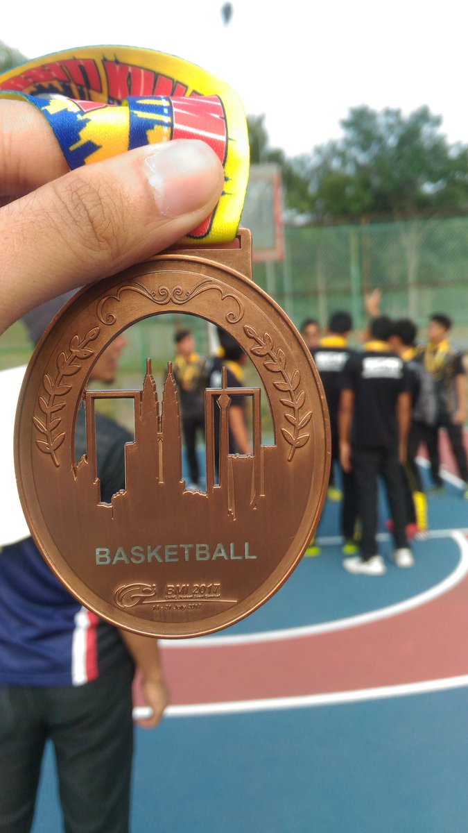 abuscorazon's tweet photo. Well, impian final basket x kesampaian. But, alhamdulillah my team achieve this level again. 💪🏀 #ballsislife #royalebasket https://t.co/zN6ycM7WVF
