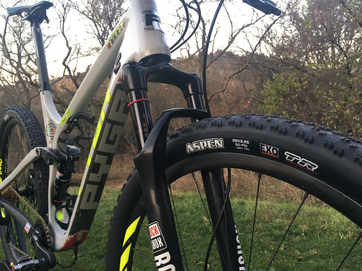 maxxis aspen 29x2 25