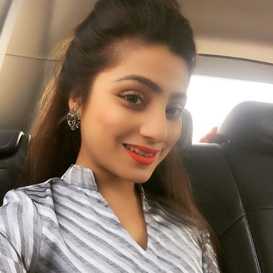 itsMardaNeha's tweet photo. "Being Happy is a very Personal thing and it really has nothing to do with anyone else." Ready for a sundown party😘🥃 *Good afternoon *😊😊😊 https://t.co/PbEsGK5rv4