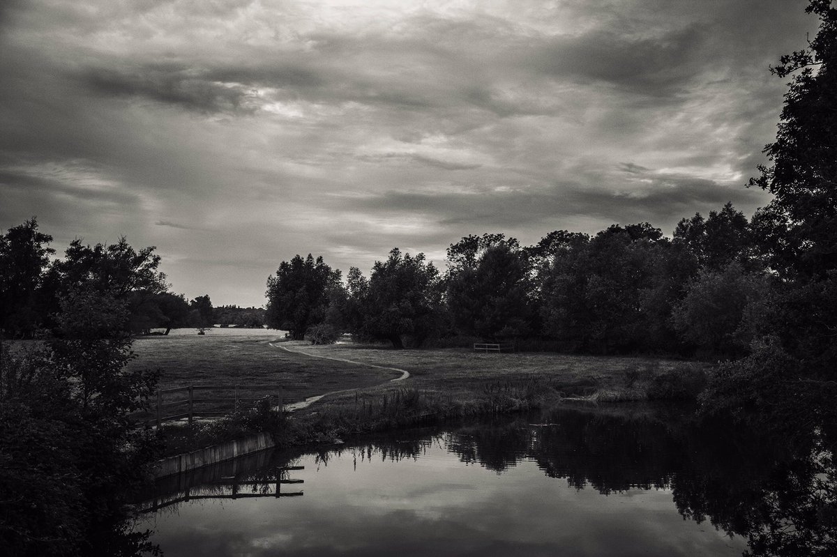 Shot in #constablecountry  #landscapephotography #blackandwhitephoto #fineartphotography #johnconstable #fineartlandscape #cloudporn #river