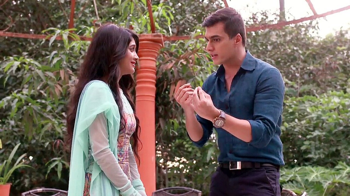 rasgulli_____'s tweet photo. Ayee Hayeee 😍😍 In #Lovestory ki #TheoryClass 😆😆🙈🙈🙈😂 Na Jane mere Dil ko kyaa...🙈🙈 Caps-1 @momo_mohsin @shivangijoshi10 @TeamShivangiJ https://t.co/PGtsWbuSrt
