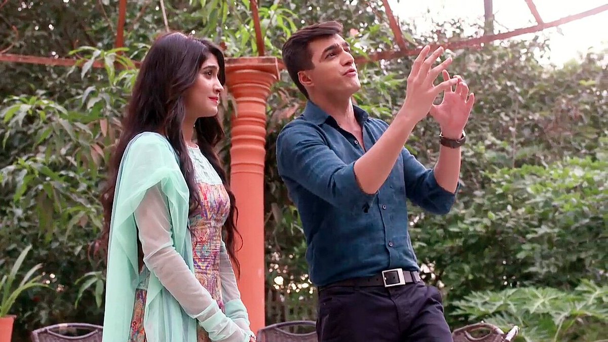 rasgulli_____'s tweet photo. Ayee Hayeee 😍😍 In #Lovestory ki #TheoryClass 😆😆🙈🙈🙈😂 Na Jane mere Dil ko kyaa...🙈🙈 Caps-1 @momo_mohsin @shivangijoshi10 @TeamShivangiJ https://t.co/PGtsWbuSrt