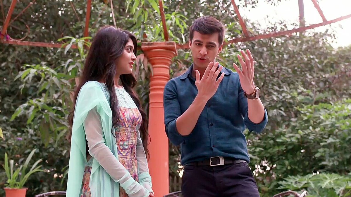 rasgulli_____'s tweet photo. Ayee Hayeee 😍😍 In #Lovestory ki #TheoryClass 😆😆🙈🙈🙈😂 Na Jane mere Dil ko kyaa...🙈🙈 Caps-1 @momo_mohsin @shivangijoshi10 @TeamShivangiJ https://t.co/PGtsWbuSrt