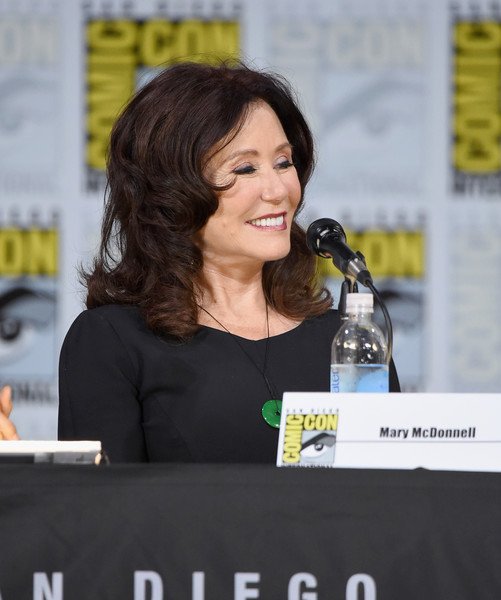 Elizabeth_Ann_M's tweet photo. @Nicole_Romi πΈby Zimbio is this what you were looking for #MaryMcDonnell #BSGPanel https://t.co/gfjwb5nDDB