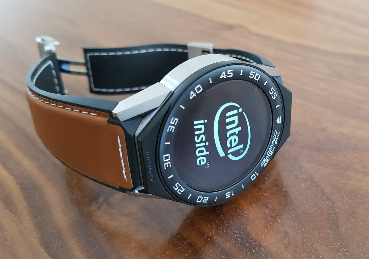 benwood's tweet photo. Test driving @TAGHeuer Connected Modular 45 smartwatch powered by @AndroidWear and @Intel #TechBling https://t.co/NGjajFEskO