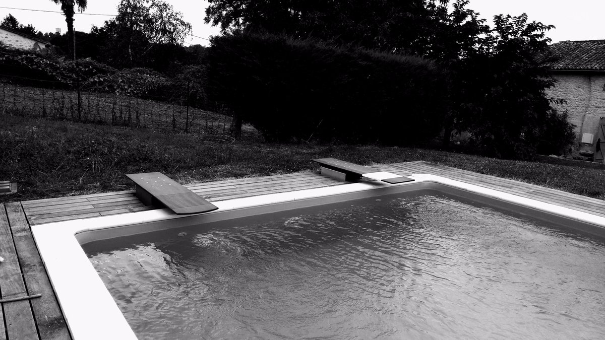 MikelTube's tweet photo. So called stiffer boards (shorter). Revelation 1 and Tom Sawyer side by side in Saint-Emilion, France. https://t.co/UxP2Lq9Ini