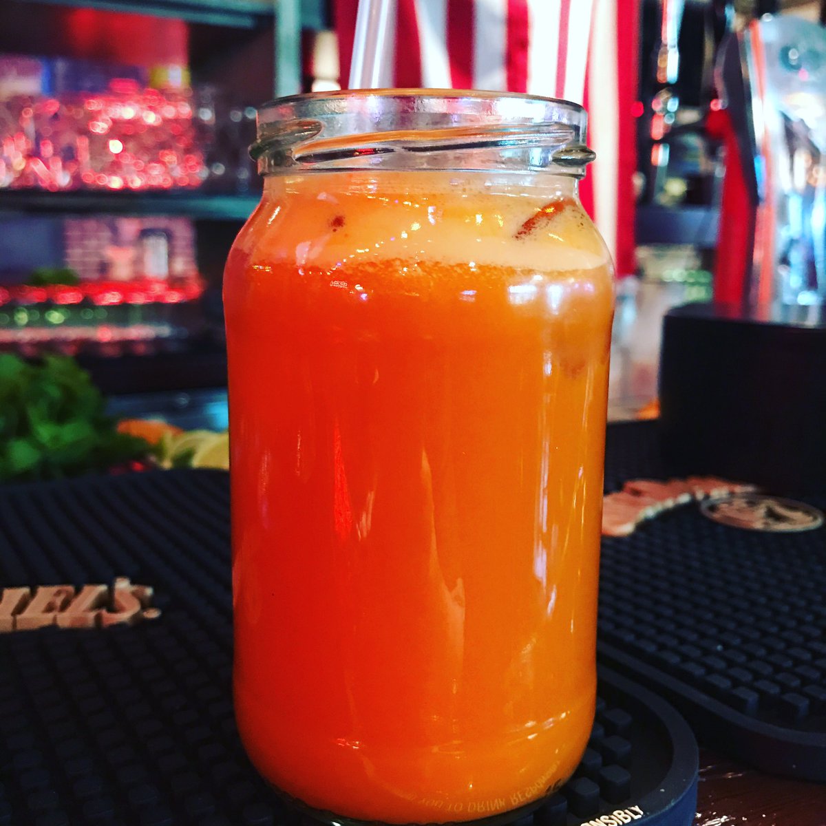 A healthy outside starts from the inside🥕
Try our fresh juices every Friday &amp; Saturday for breakfast!
#CLAWBBQDOWNTOWN