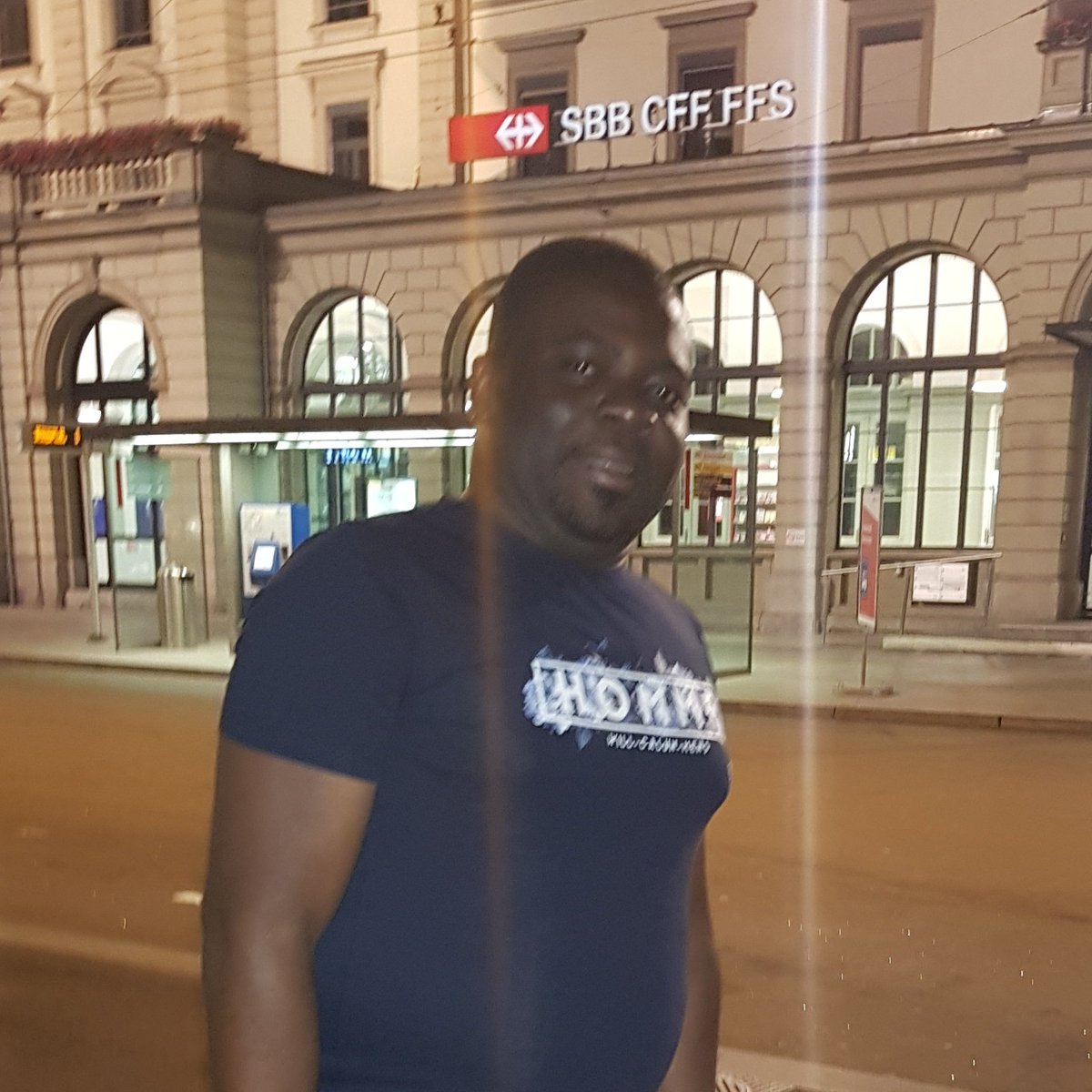 cedrikom's tweet photo. #NouvellePhotoDeProfil https://t.co/vjGhFaW6H0