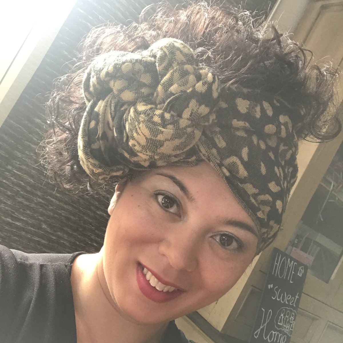 MindyMusic's tweet photo. Op pad naar mn laatste vierdaagse dag 😉 Met een nieuwe haarobsessie, doeken... you like? #newhairdo #curlsdontcare #goodvibes #4daags https://t.co/WiuVJ9Eylk