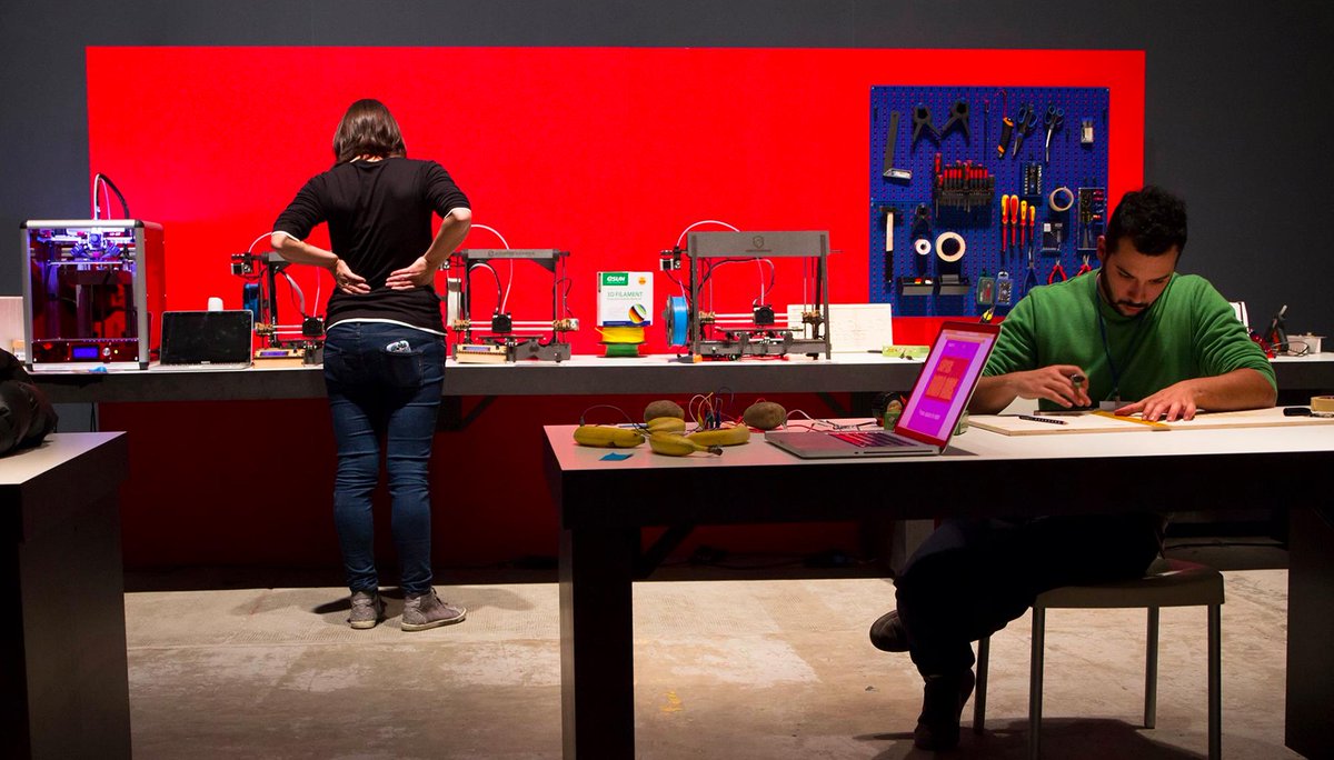 agenzialama's tweet photo. #maker, #fabber professionisti dell'#openmanufacturing #opendesign questo questionario (breve!) è per voi: https://t.co/cIBxkGcZOm https://t.co/3YOQbqWFTD