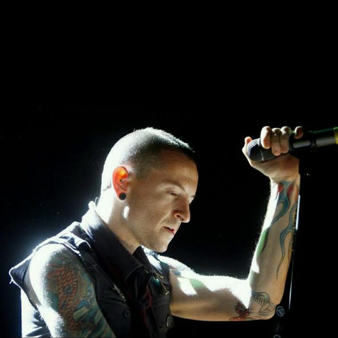 AMankotla's tweet photo. Sad, we didn't​ see this coming. Such painful lyrics, always a refuge when you wanna scream at the top of your voice! #RIPChesterBennington https://t.co/QyjoBwCnMU