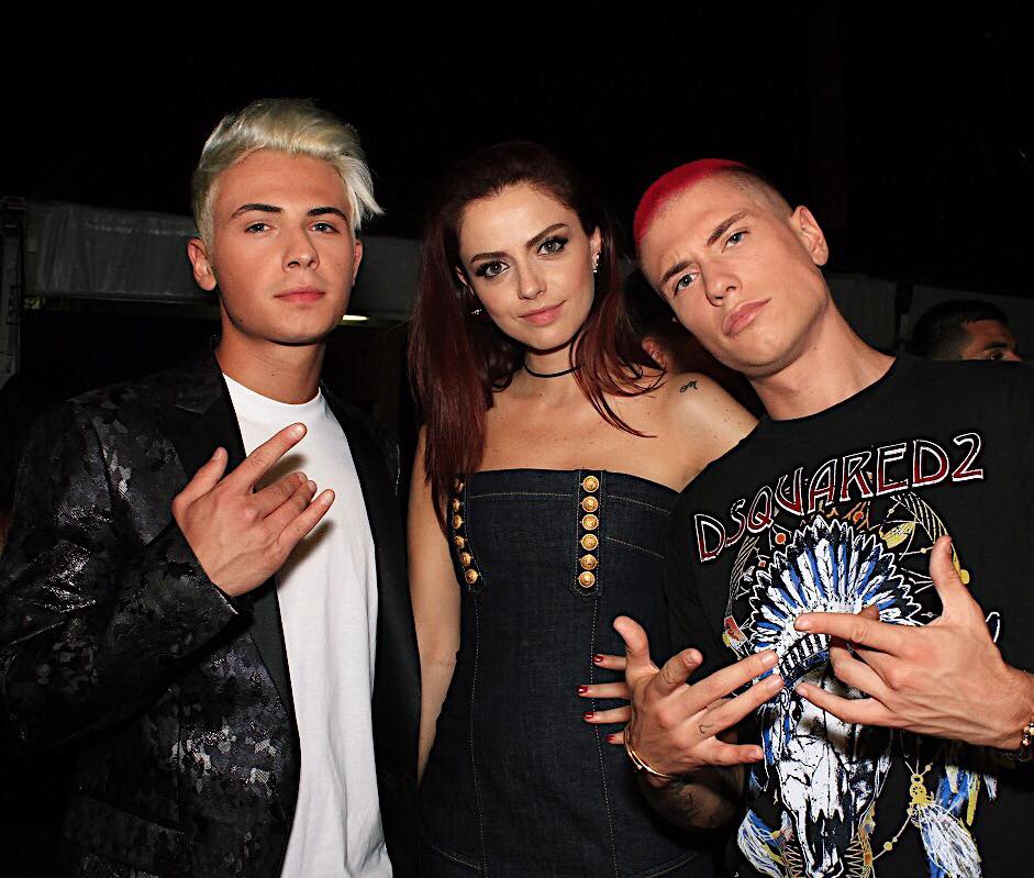 RadioAirplay_it's tweet photo. Sale ancora #tuttoperunaragione di @BenjieFede ft @NaliOfficial
#7 (+14) #airplay #chart
#6 (+5) ITALIANA
#OnAir su 228 #radio
#radiomonitor https://t.co/z7pq41Q6Tj