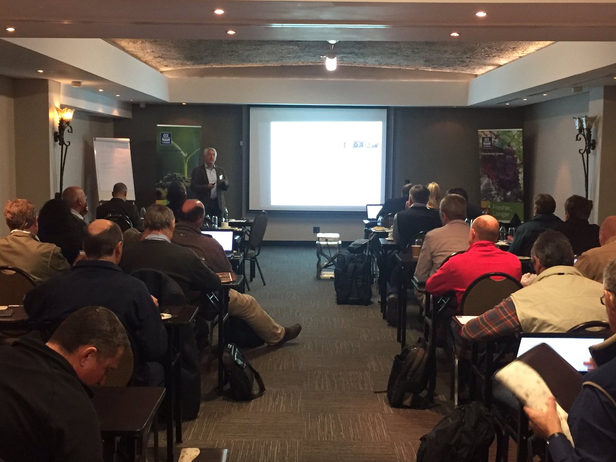 davidmcrae71's tweet image. Dr J Lammel (Yara Research-Hanninghof) outlining the way forward to reduce carbon emissions from agriculture #knowledgegrows