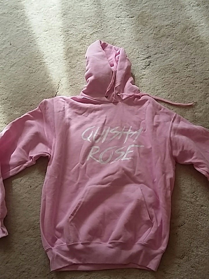 agbemily's tweet photo. My new hoodie came and it's so comfy @quisharose #QuishaRoseMerch https://t.co/Xl4llpitzf