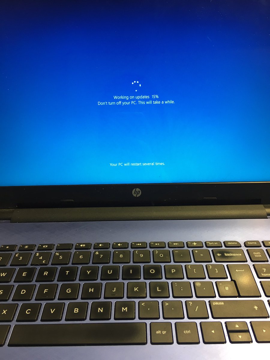 IntrotweetUK's tweet photo. This is how day 2 in the office began! 😩 (&amp; I've lost the back to my earring!) Boo! 😥#SlowestUpdateEver #WindowsUpdate #ThisWillTakeAWhile https://t.co/yvpUtT1VHi