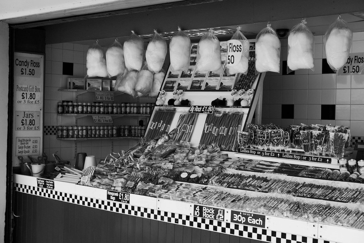 PhotoGrimsby's tweet photo. #streetphotography at the #seaside #blackandwhitephoto #streetphoto #documentaryphotography #blackandwhitephotography #blackandwhite https://t.co/KEWTV88crN