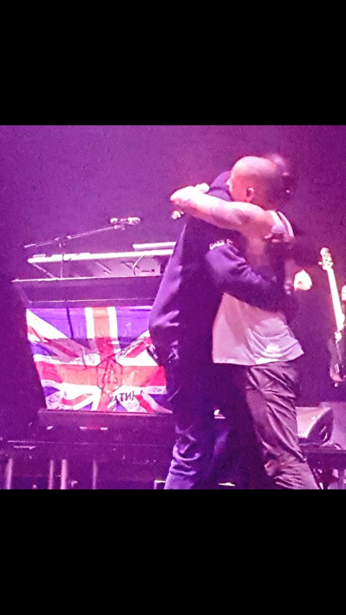 stormzy's tweet photo. Rest in perfect peace my brother...Chester the legend. Thank you for inspiring me. Prayers up for your loved ones and family ❤️🌹💔 https://t.co/XBu08izrxg