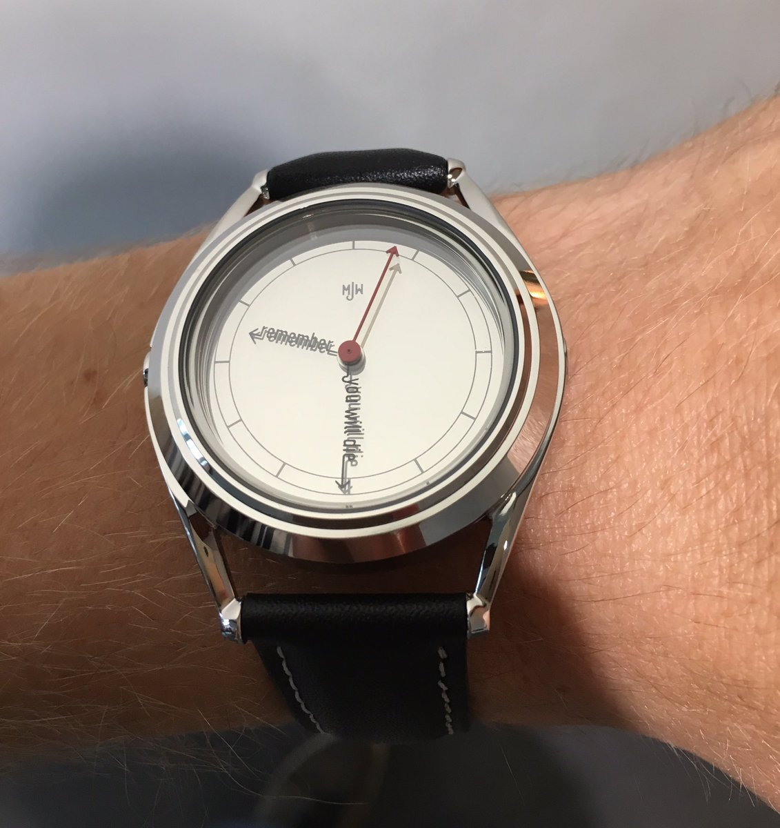 broga_gwyrdd's tweet photo. Absolutely adore my new watch by @MrJonesWatches - The Accurate. Very profound 😄 #FridayFeeling #WeekendChic https://t.co/hkzajGXwpL