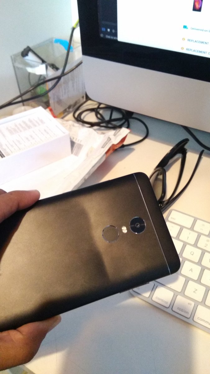 naeemrazaa's tweet photo. @Flipkart @XiaomiIndia
I've purchased mi Note 4 64/4 on 30/6/2017. On opening the box I found that my mobile is was damage. https://t.co/HAWOZBhFIE
