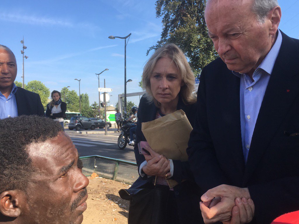 marylinebaumard's tweet photo. l'appel d'air "n'a aucun sens, la migration c'est la fuite, pas la quête d'un eldorado", @Defenseurdroits à Paris https://t.co/z6EhkyCgsg