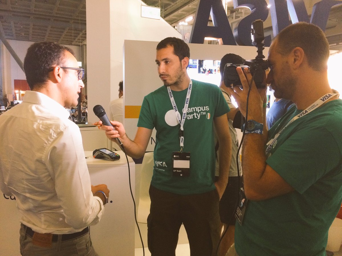 lalessandra88's tweet photo. Con i @soc_rep allo stand di @Visa_IT a @campuspartyIT #visaCP #CPIT1 https://t.co/G0pka0upFd