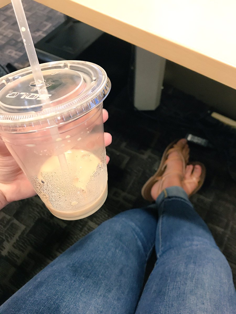 SpriggsAbby's tweet photo. Friday means 👖 to work, ☕️ in my hand and finishing up the week! https://t.co/x2oieGtk9w