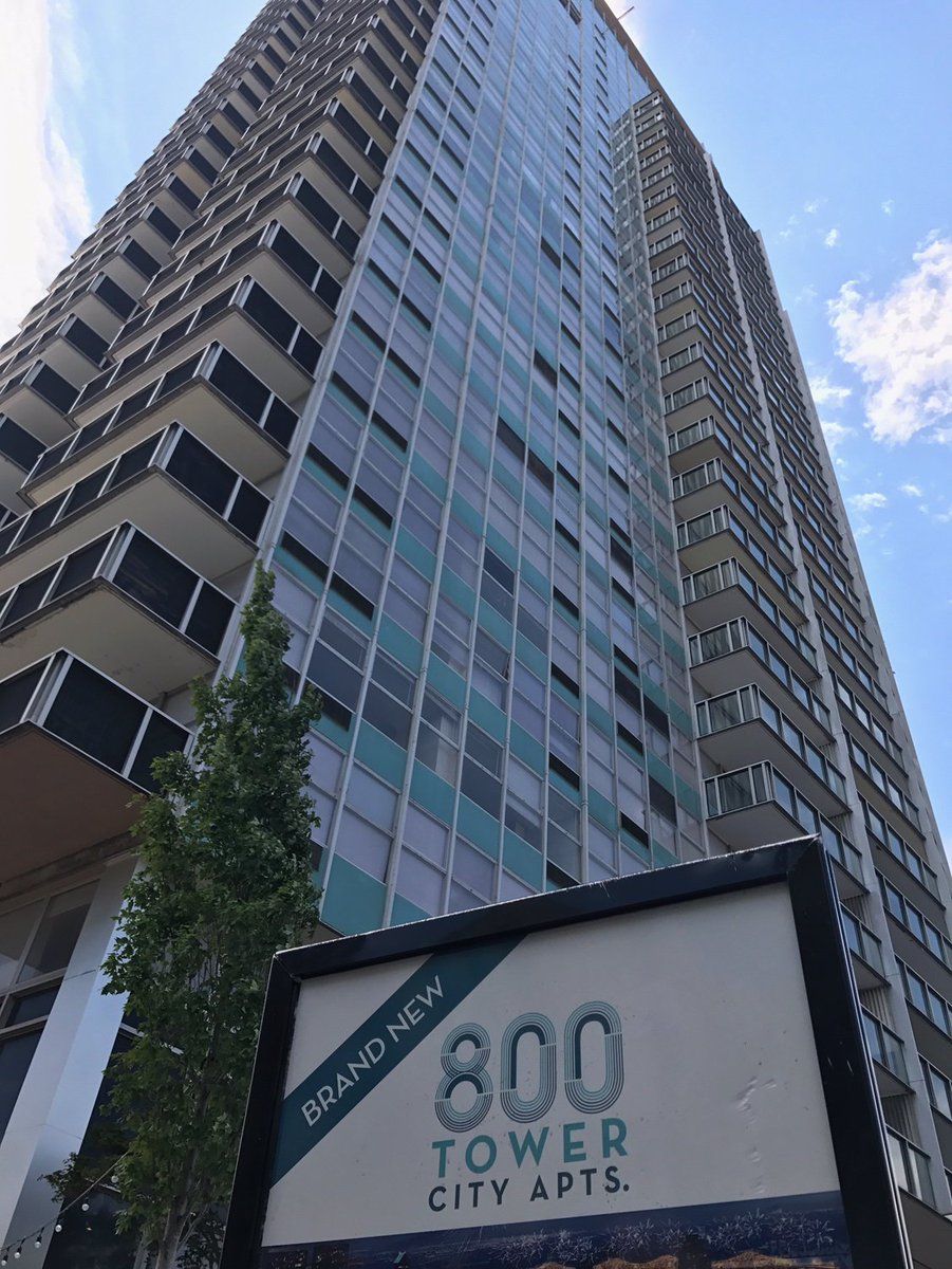 800tower's tweet photo. 29 stories high, livin' life so fly. Call and schedule a tour and learn how to #KeepIt800 today! https://t.co/ShzfjWqIl3