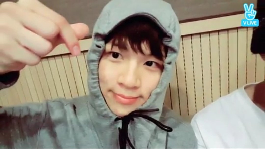 NFlying_HS_b's tweet photo. 오늘도 너무 즐거웠어요~ 아직도 이 어플이 신기하네요ㅎㅎ 내일도 또봐요!! @NFlying_SH_b @NFlying_H_b https://t.co/hByTtDuHa7