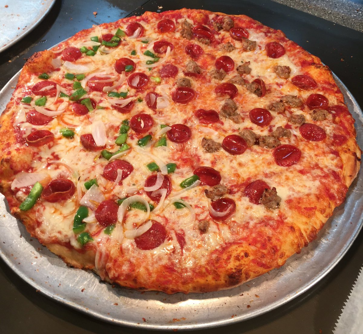 Pizza for breakfast, lunch and dinner!
We got you! #BuscemisPizza #Pizza #Detroit #Michigan #MetroDetroit