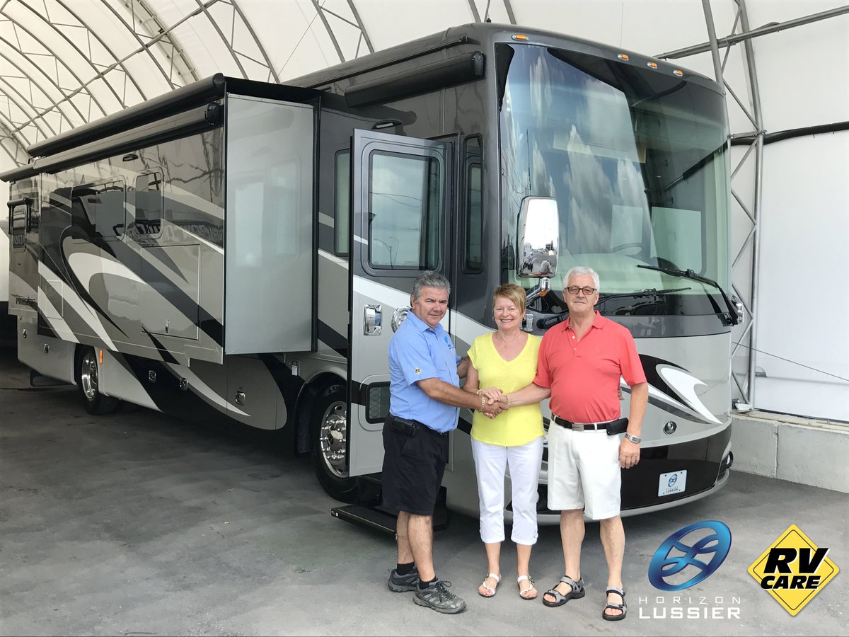 HorizonLussier's tweet photo. Bravo à Claude Lemire et Monique Desrocher pour l'achat de leur splendide Phaeton 36 GH avec leur conseiller M. Jocelyn Jutras! https://t.co/MT03o6v34o