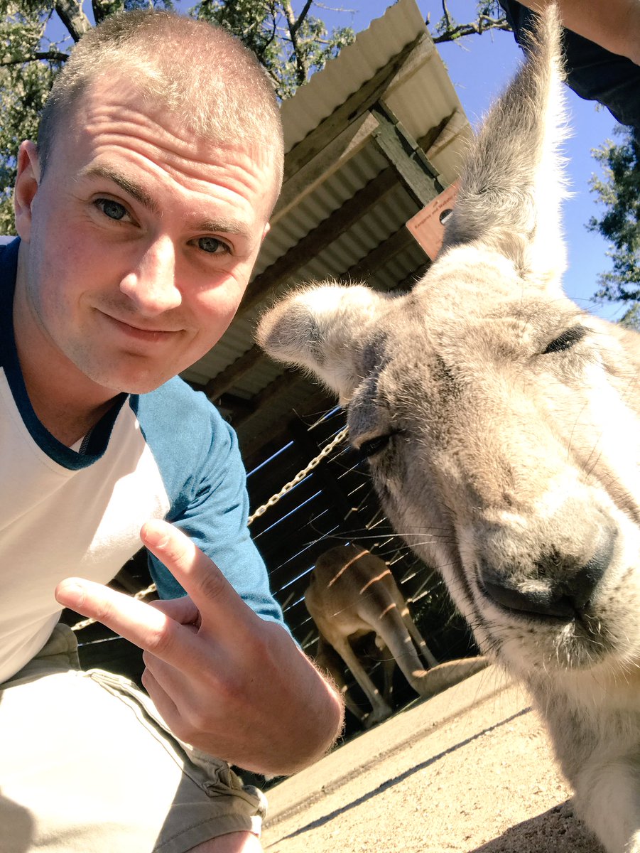 Spensaurus's tweet photo. Chillin with the homie https://t.co/vn3d7QKegq