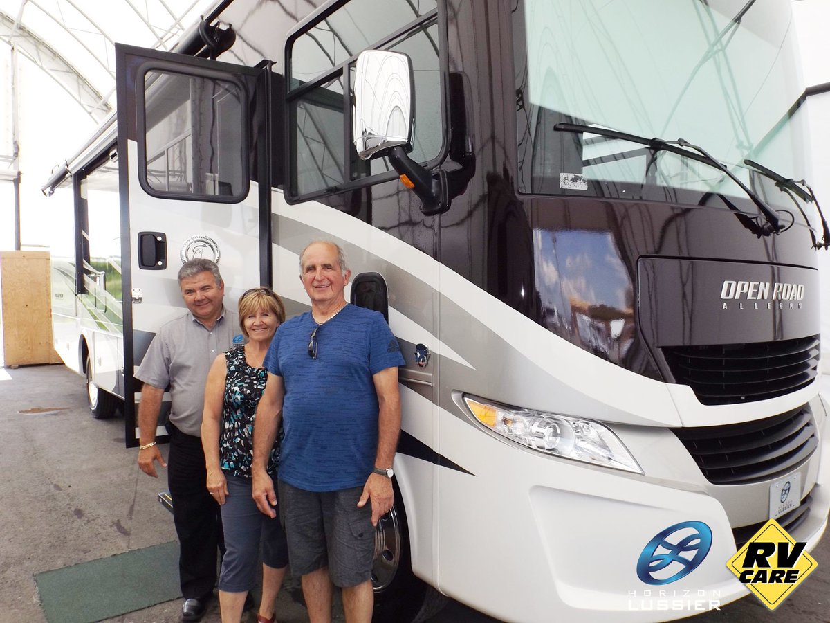 HorizonLussier's tweet photo. Félicitations à M. Delagrave et Mme Ghyslaine Dumas pour l'achat de leur magnifique Allegro 34 PA avec leur conseiller M. Jocelyn Jutras! https://t.co/VNa2fxmaVk
