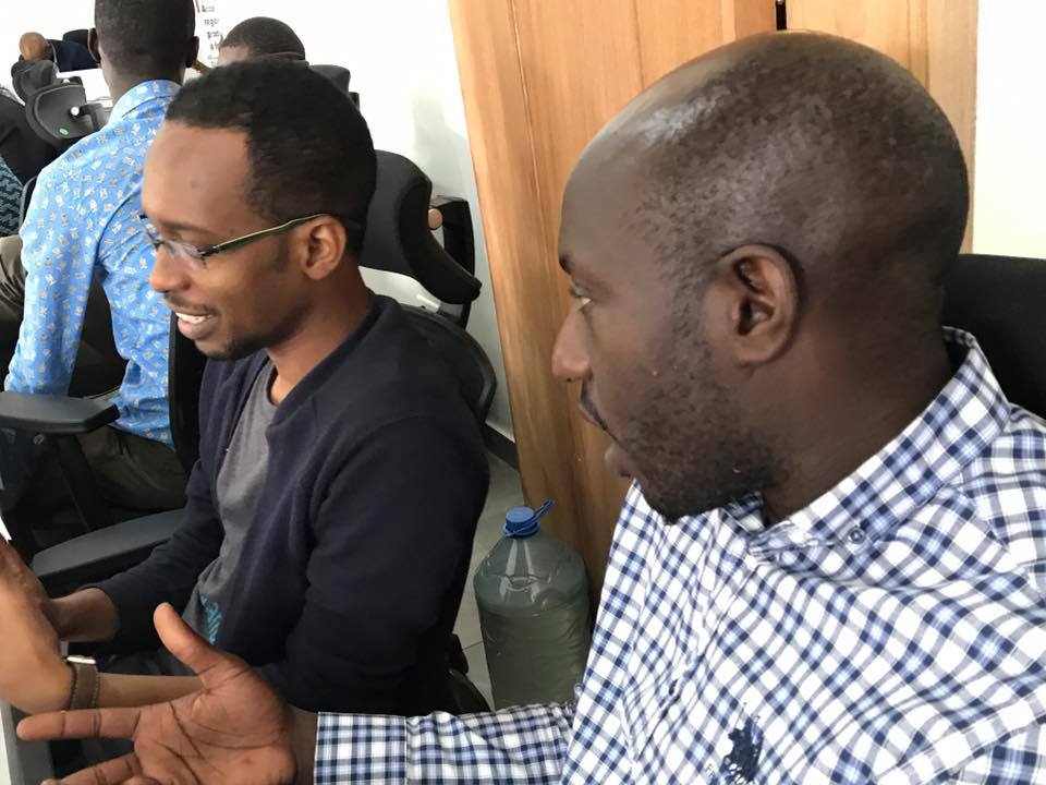 DashmakeStartup's tweet photo. click on  https://t.co/irwM78NNmk   #smallvideo about our  #heroes of  #Jambartechlab. @NkeleoOff,@DashmakeStartup https://t.co/BFMydrMSDC