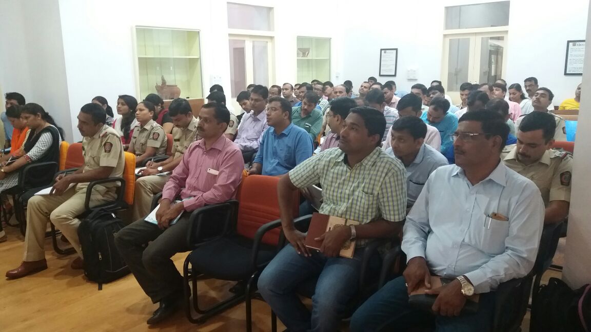 NagpurPolice's tweet photo. #Cyber #investigation trainig at #Ncops https://t.co/fn9fqT3yK9