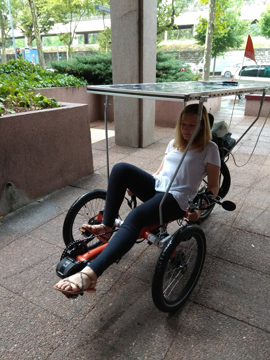 GroupeSmile's tweet photo. Notre agence lyonnaise en profite pour tester les vélos du #SunTrip2017 😋 https://t.co/7eDsQfMbmG