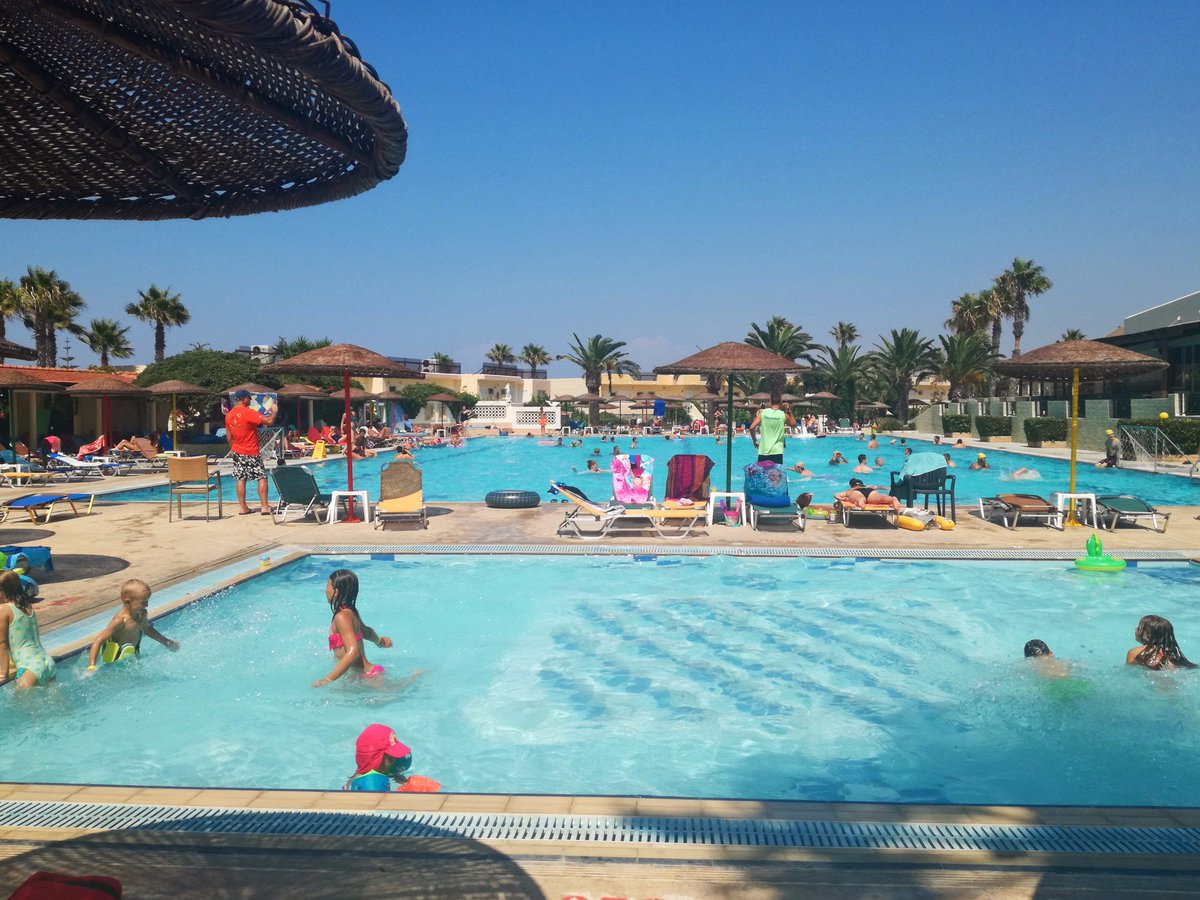 EAchilleas's tweet photo. #Kos after #earthquake, in #Mastichari EuroVillage Achilleas Hotel
#Greece #Griechenland #eurovillageachilleas https://t.co/4uHMesALs8