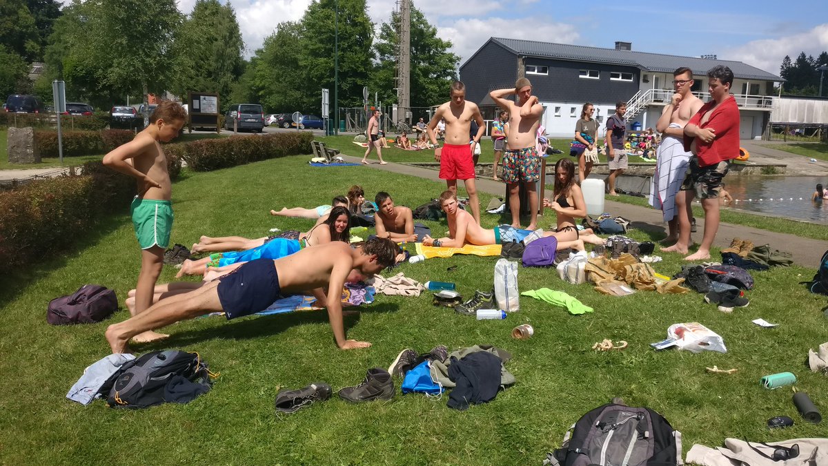 SH_Givers's tweet photo. Nog enkele sfeerbeelden #wijhaddenEHBObij #allesoke #1000000kmwandelen https://t.co/UMECVr8uo1