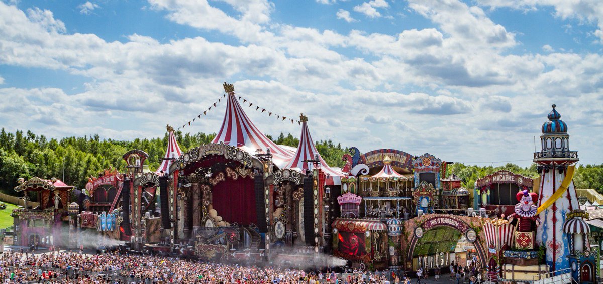 VirezFM's tweet photo. 🤣 @Carl_Cox en el MainStage de #Tomorrowland 🤣 https://t.co/TSsQvJxILH