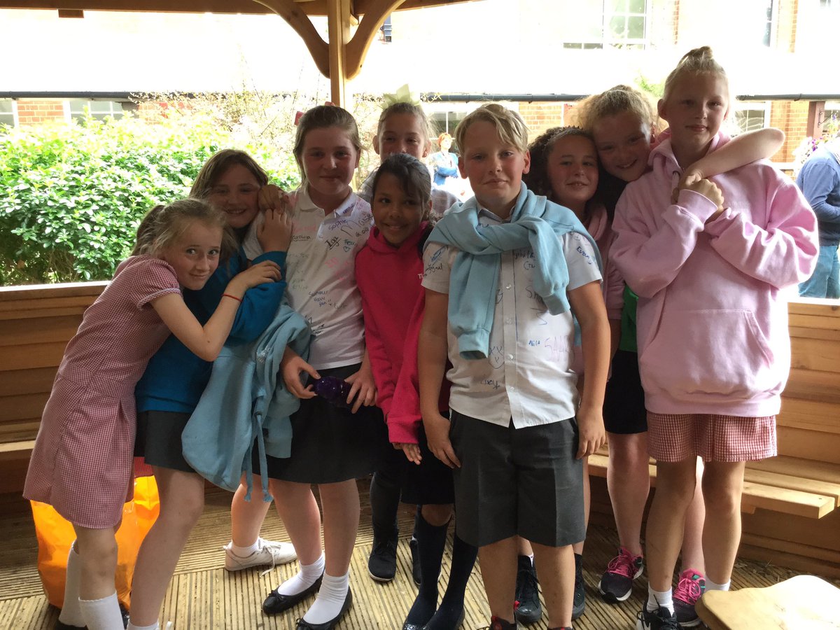 ThamesideSch's tweet photo. Saying goodbye. #greatassembly #belonging https://t.co/1xuWcHQswx
