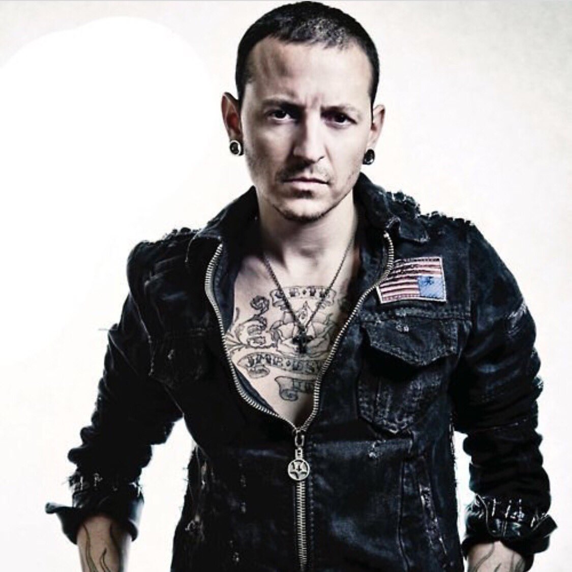 heatherconnects's tweet photo. RIP to an iconic voice #chesterpennington #LP #linkinpark #musicneversleeps https://t.co/Dadexarrni