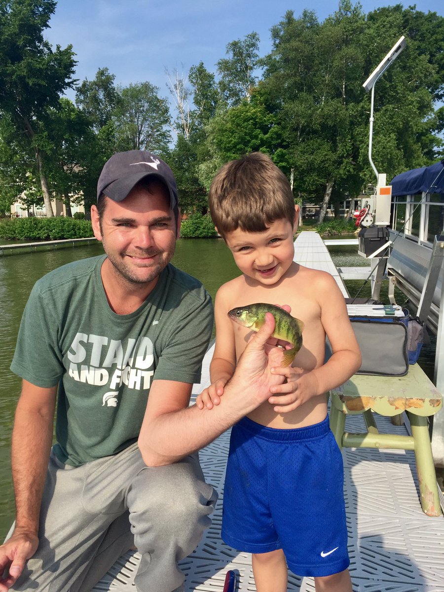 JoshPaauwe2725's tweet photo. Proud Daddy moment this morning. Jackson cast, set hook, and caught his own fish. #hesaddicted @PaauweAlyssa @bobsaniga @troyer_paige https://t.co/Gc7jj3ewGQ