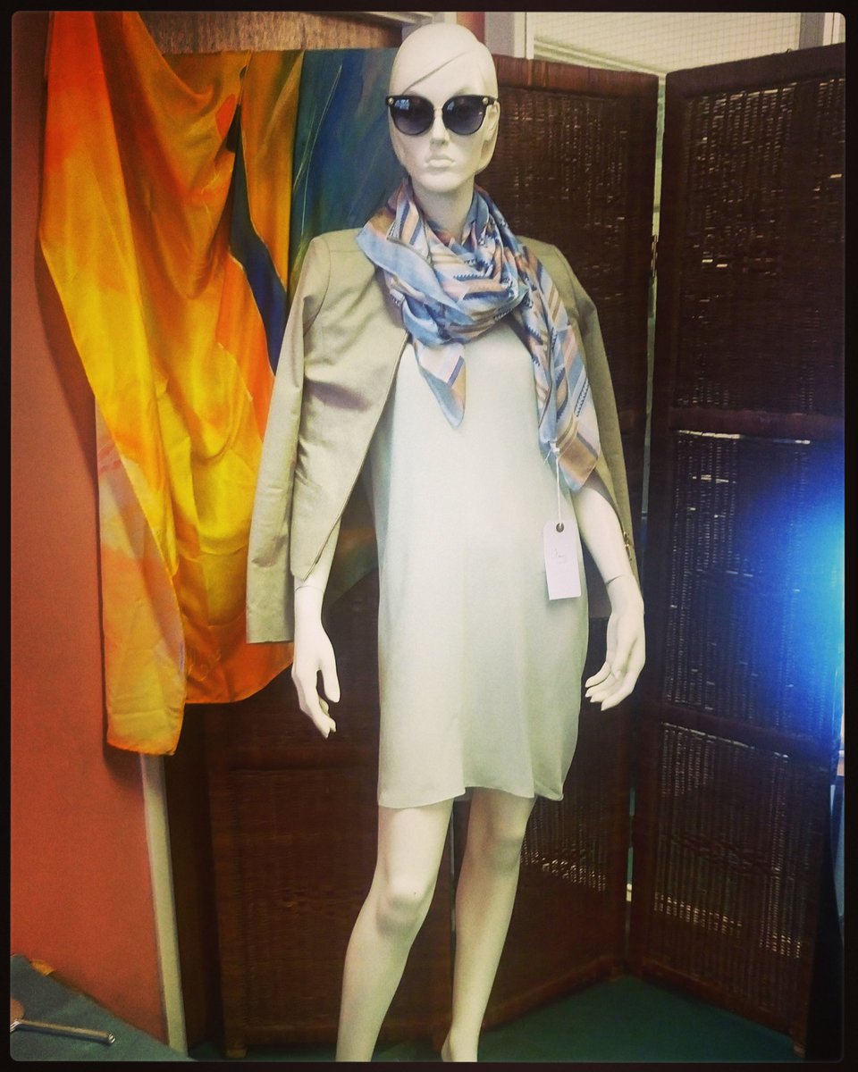 CsgibbsJ's tweet photo. We quite like the odd rainy day💙 it means adding a fab jacket to a Fab outfit. #uniquetoyou #hugoboss #designerstyle Happy Friday beauties👑 https://t.co/CKiFsvdKdJ