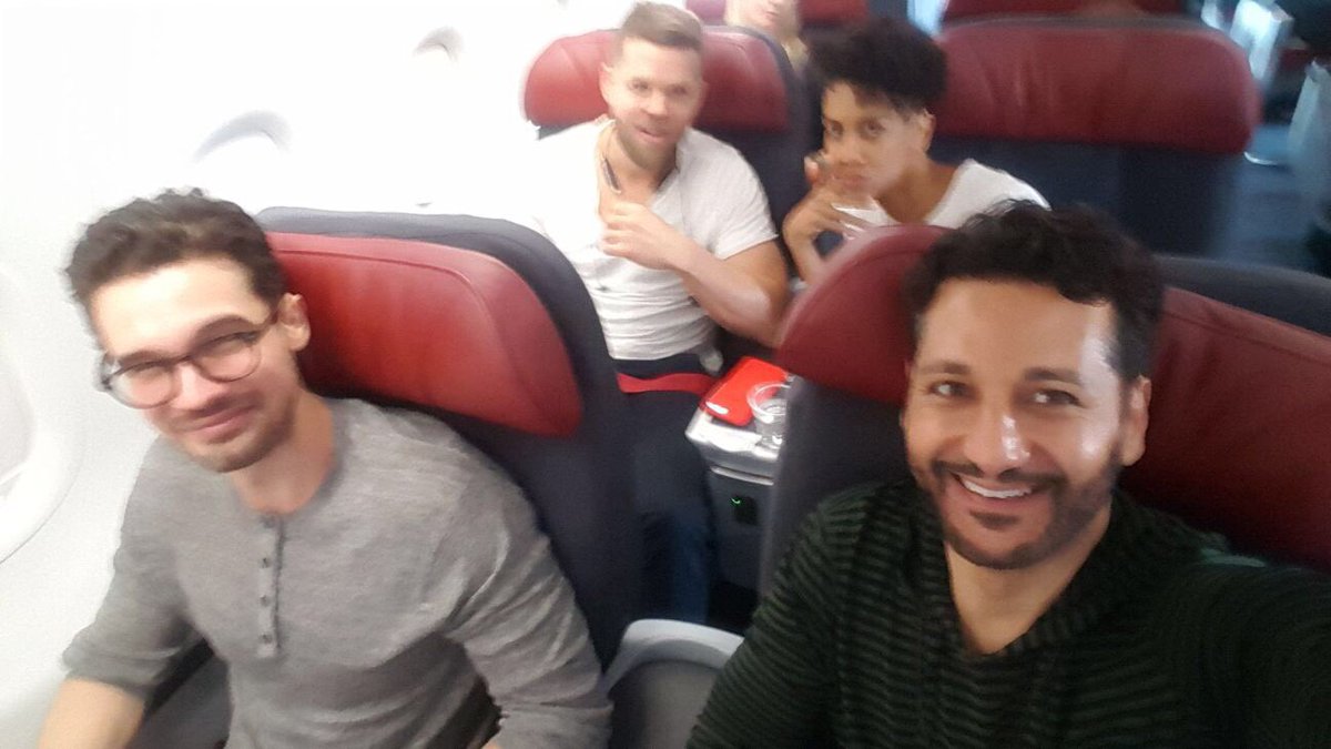 Casanvar's tweet photo. We're on our way, ya'll!!

#TheExpanse #ComicCon https://t.co/1KgEkDpEEL