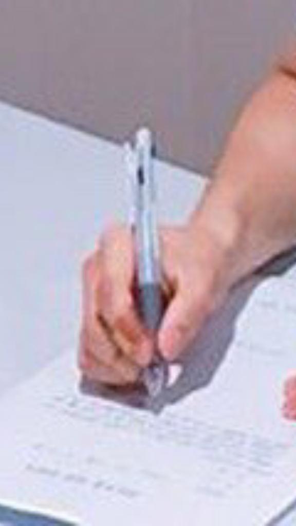 ...!!!귀여워ㅠ ㅁㅠ..!!! 손가락에 저건 모지 반창고¿?