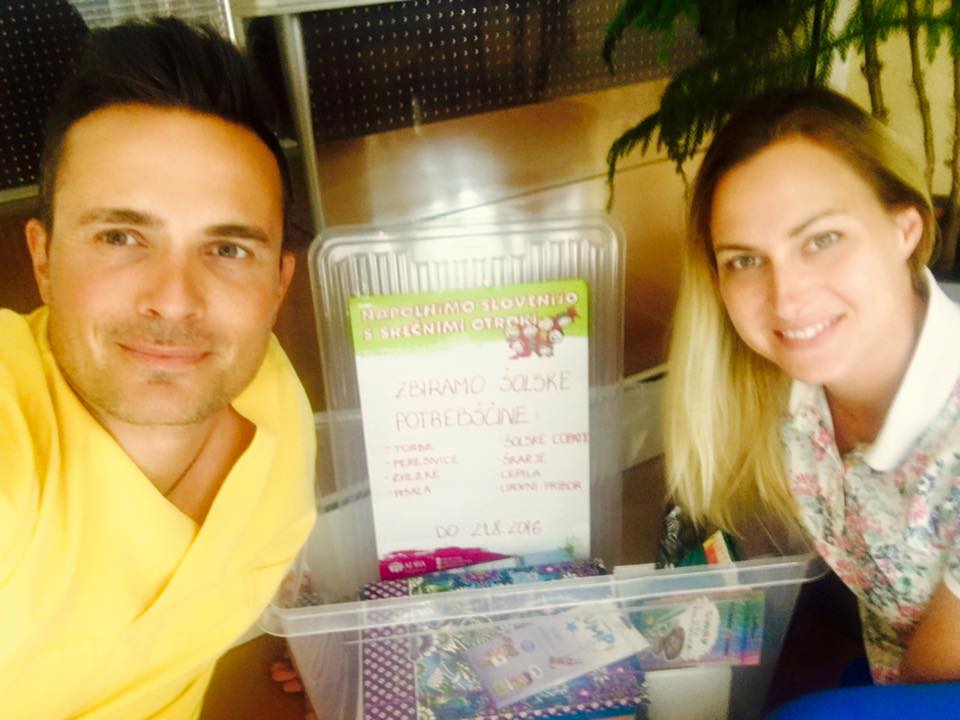 JurePoglajen's tweet photo. Spet zbiramo #šolskepotrebščine #torbe #peresnice #zvezki #pisala #barvice #ravnila #copati #likovni @AdraSlovenija https://t.co/LJxGoEH7eo https://t.co/rSrC7A67wA