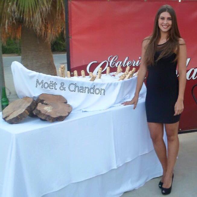 scalaeventos's tweet photo. Azafatas Scala con Moet &amp; Chandon en Evento Córdoba. #azafatas #eventos #cordoba #imagen #promociones #personaleventos https://t.co/dAW0dy4kcX